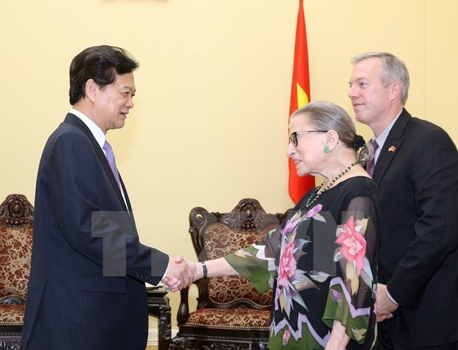 PM Nguyen Tan Dung welcomes US Supreme Court Justice - ảnh 1